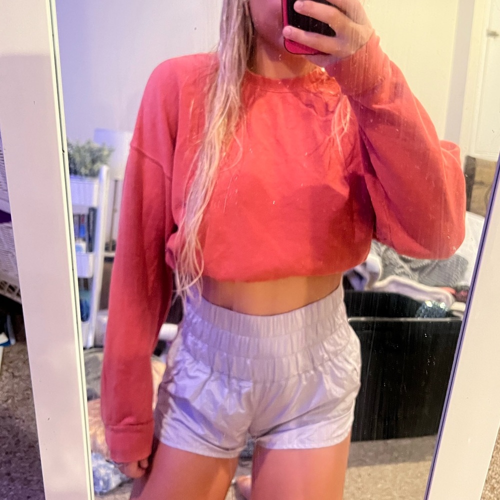 Cropped crewneck